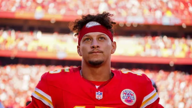 Chiefs Flex Patrick Mahomes’ Outfit for ‘Sunday Night Football’