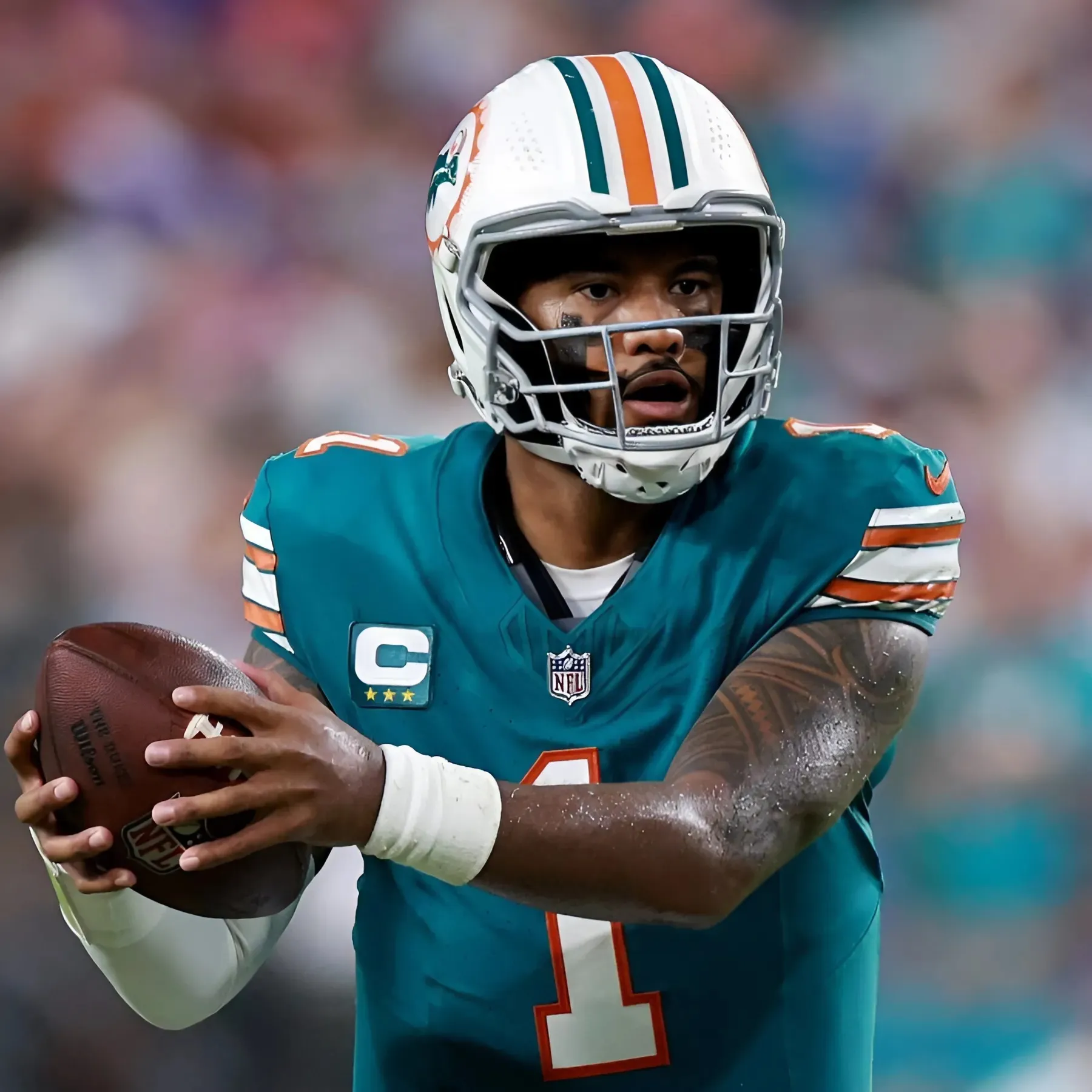 $212 Million Dolphins QB Gets Jaw-Dropping Praise From Top Teammate