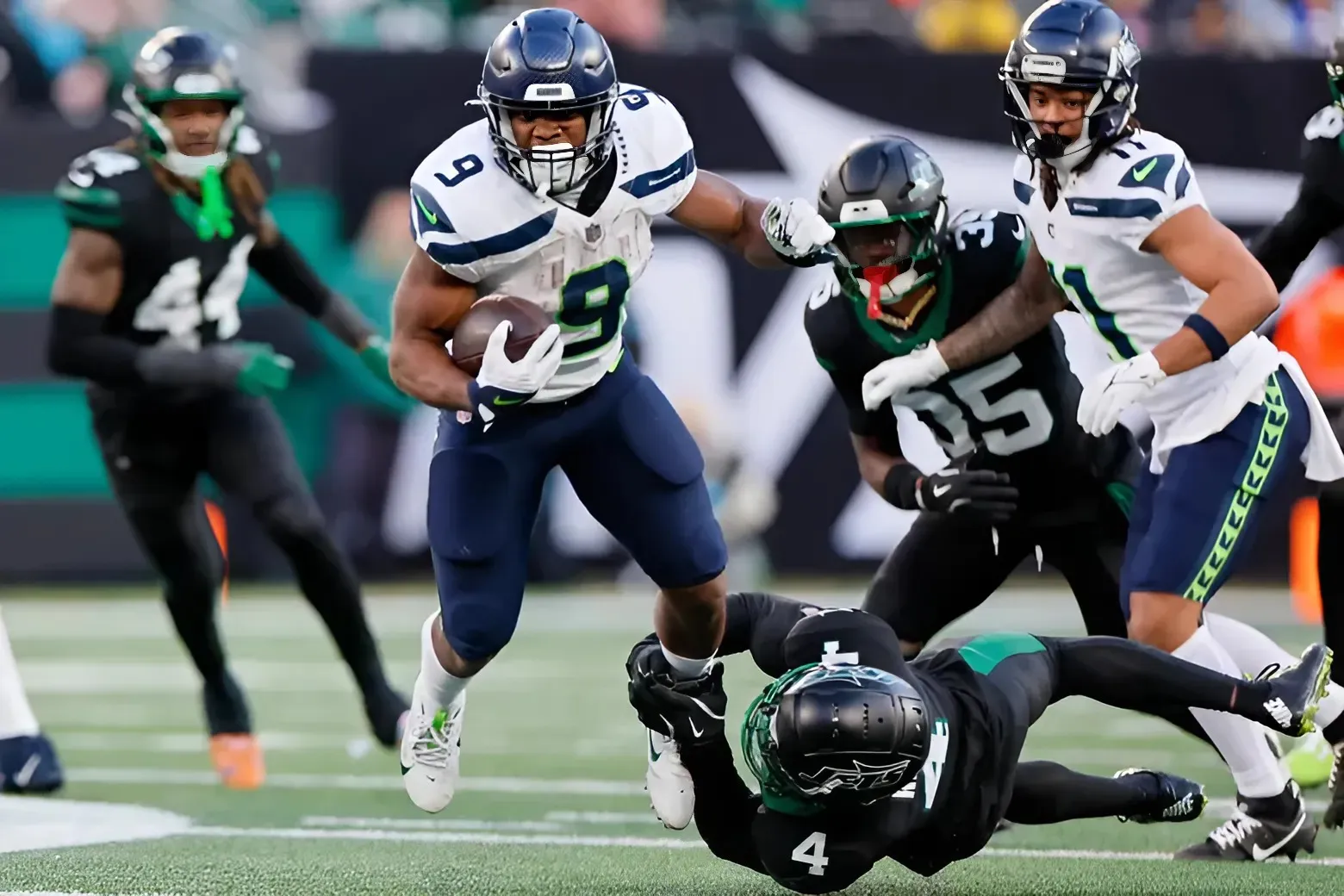 Seahawks running back Kenneth Walker III’s health status up in air