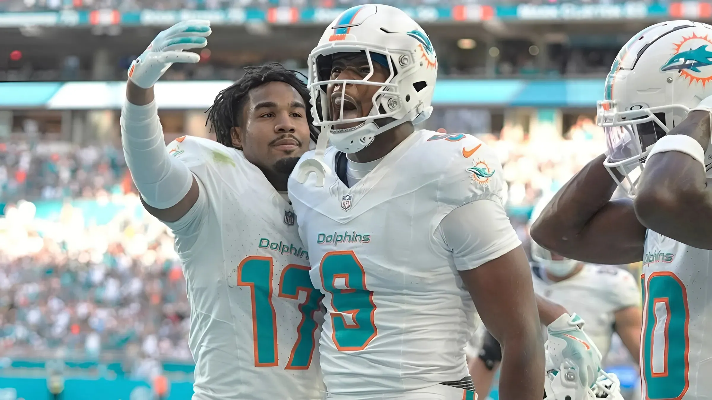 Dolphins keep hopes for postseason after Jonnu Smith’s walk-off touchdown against Jets