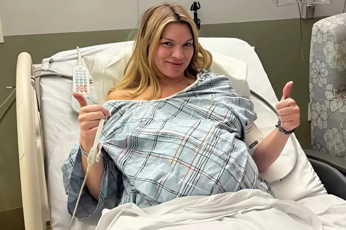 Lindsay Hubbard Shares Emotional Delivery Room Photos as She Welcomed Baby Daughter Gemma: 'Over the Moon'-quang