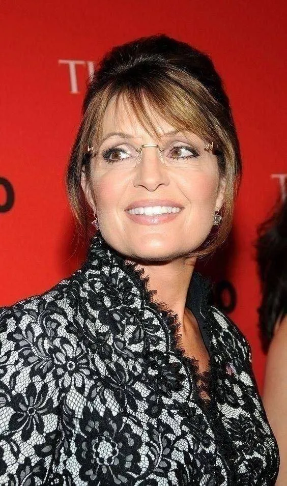 P1. Sarah Palin’s Journey: A Life of Politics, Love, and Resilience