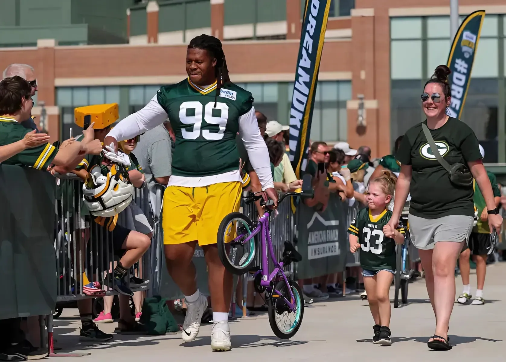 Packers: Jonathan Ford Signed Off Practice Squad by Division Rival