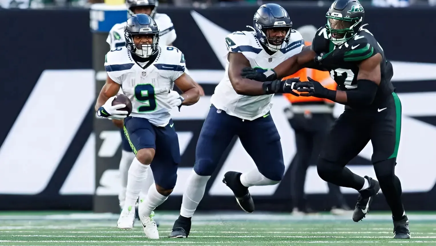 Seahawks RB Ken Walker III day-to-day with calf injury