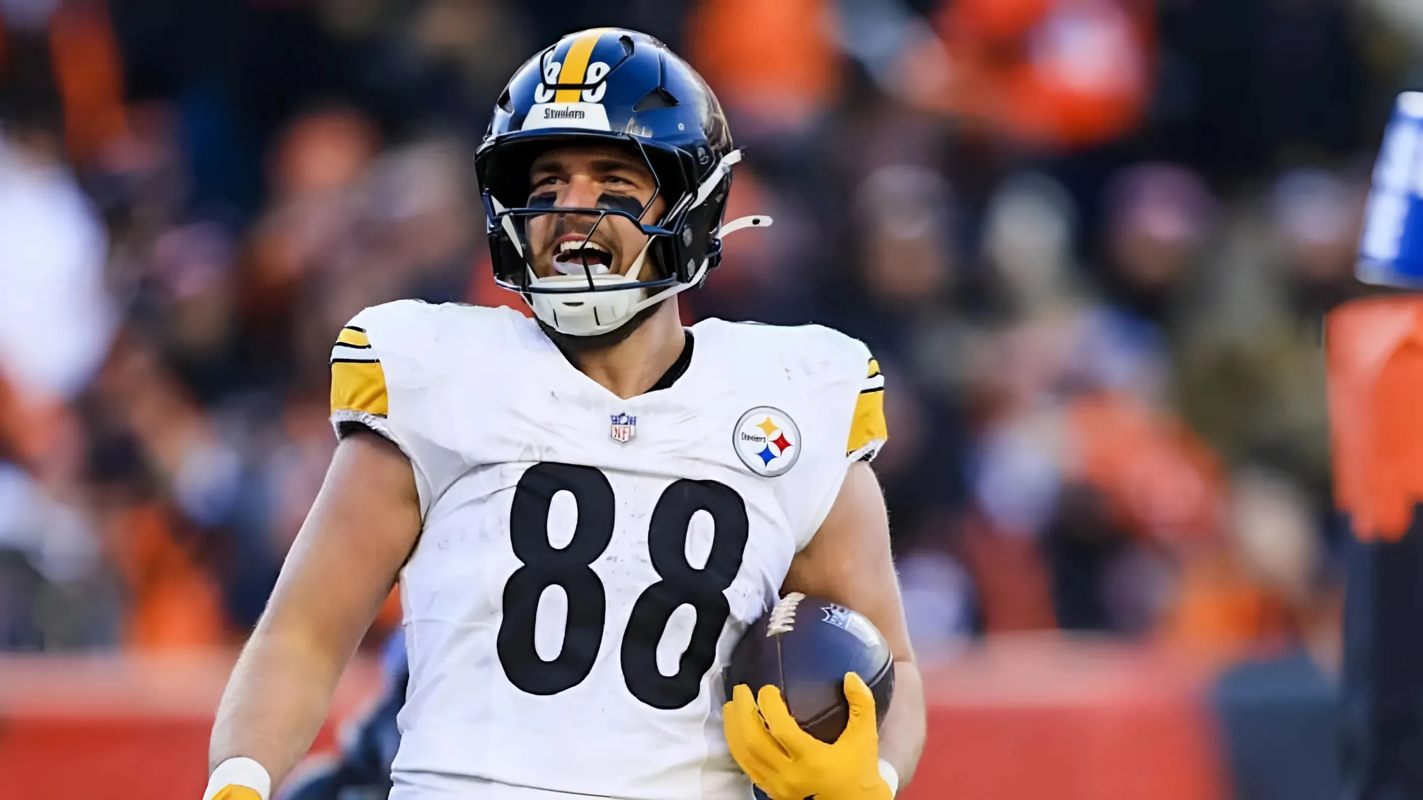 Steelers TE Shares Hilarious Tribute to George Pickens