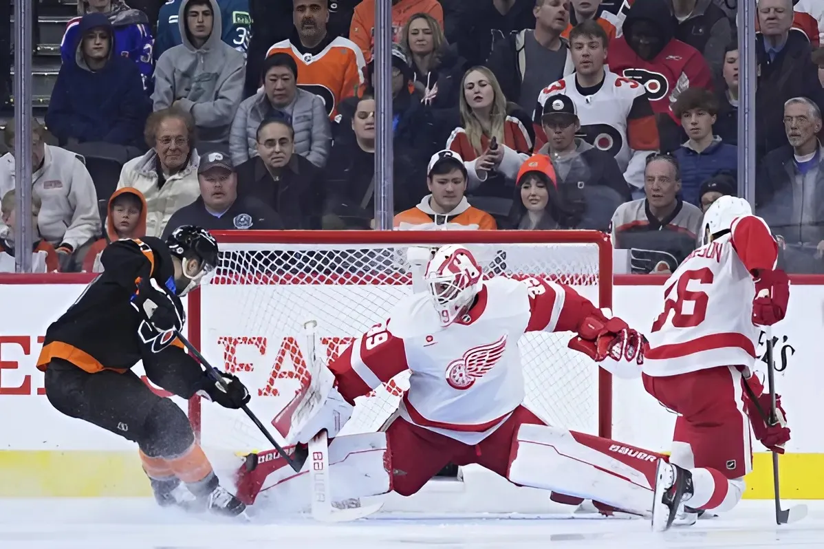 Four-goal scorer Scott Laughton the hero as Flyers take apart Red Wings by 4-1 score