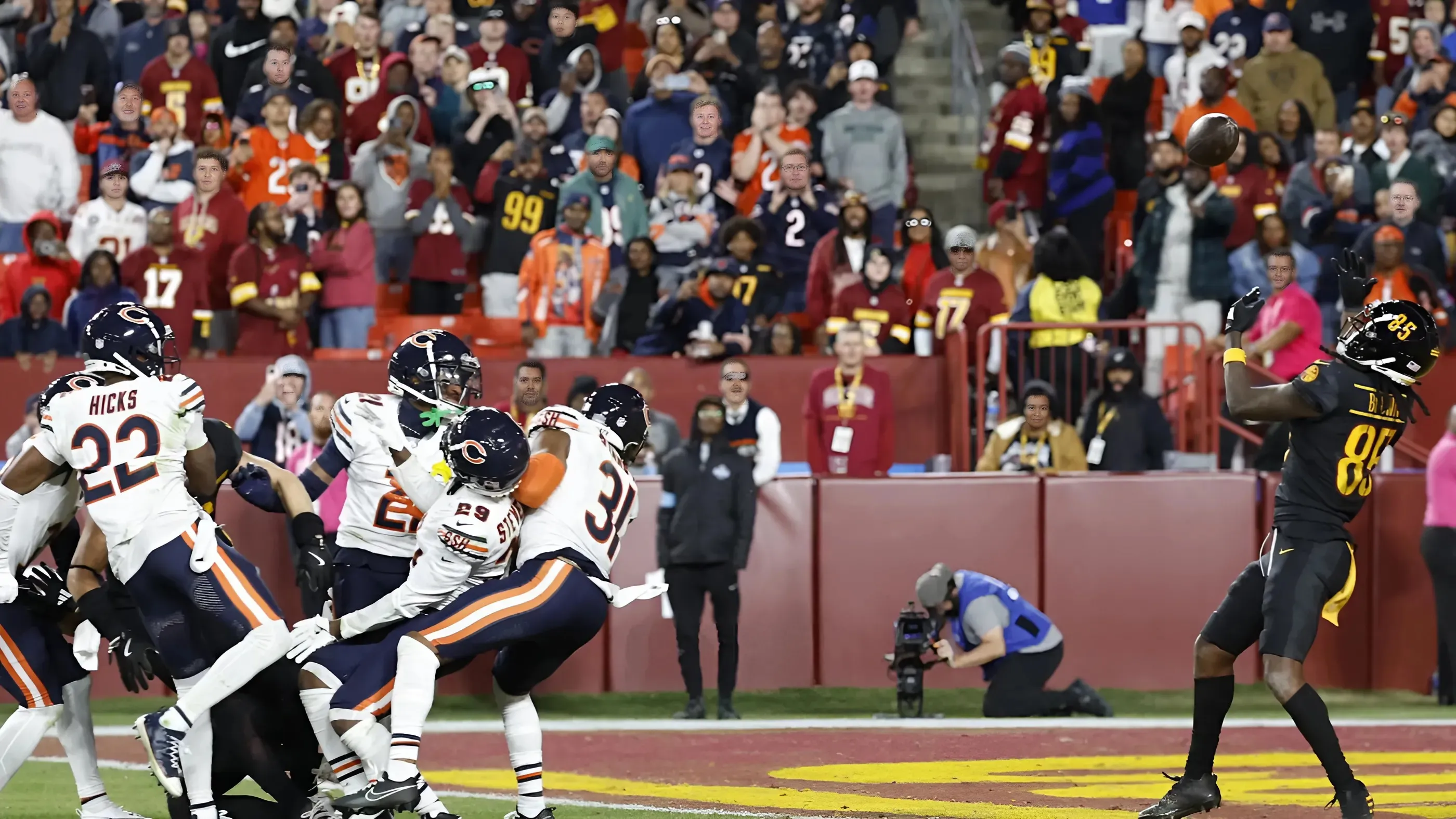 Bears Fans React to How Rams Defended Hail Mary Against 49ers