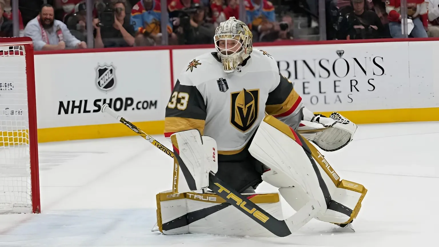 Golden Knights sign veteran winger to three-year extension