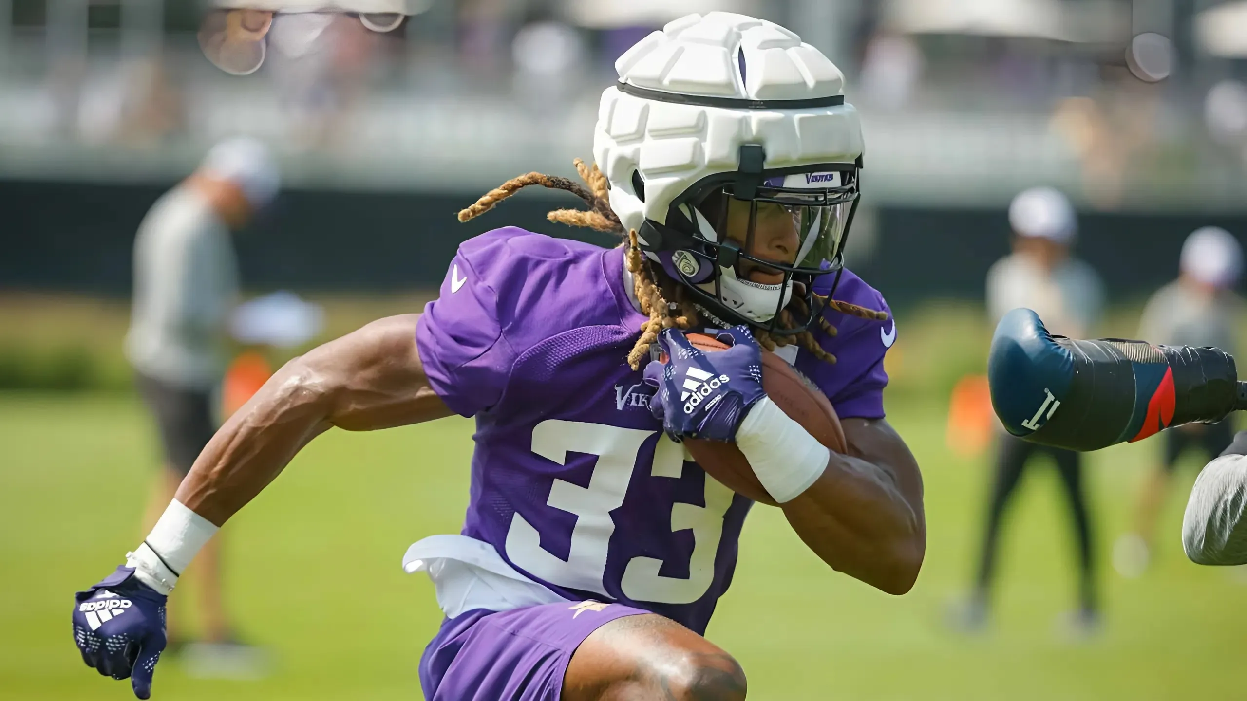 Vikings Predicted to Replace Aaron Jones With 30-TD Superstar