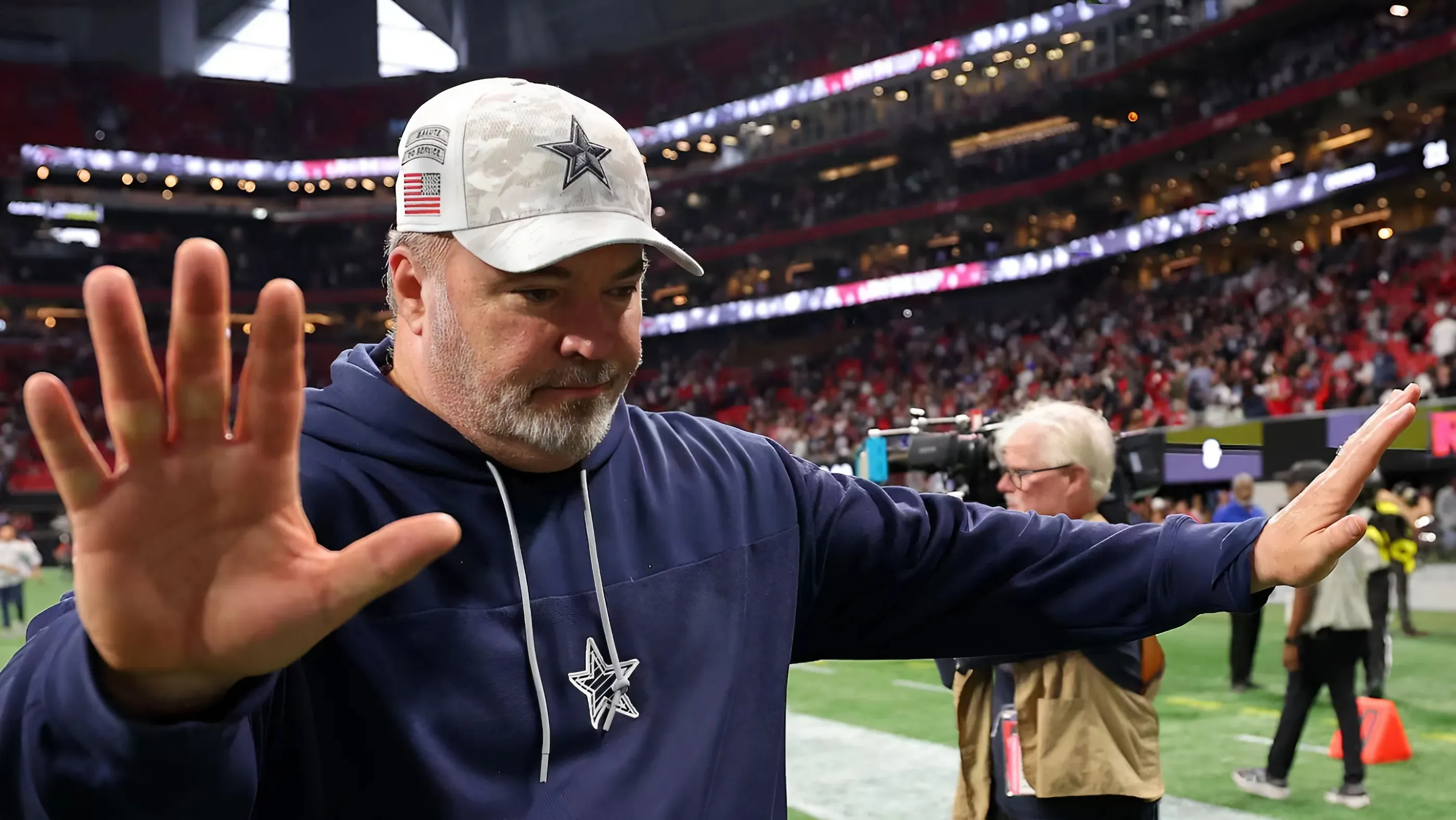 Cowboys Could Hire ‘Offensive Genius’ to Replace HC Mike McCarthy