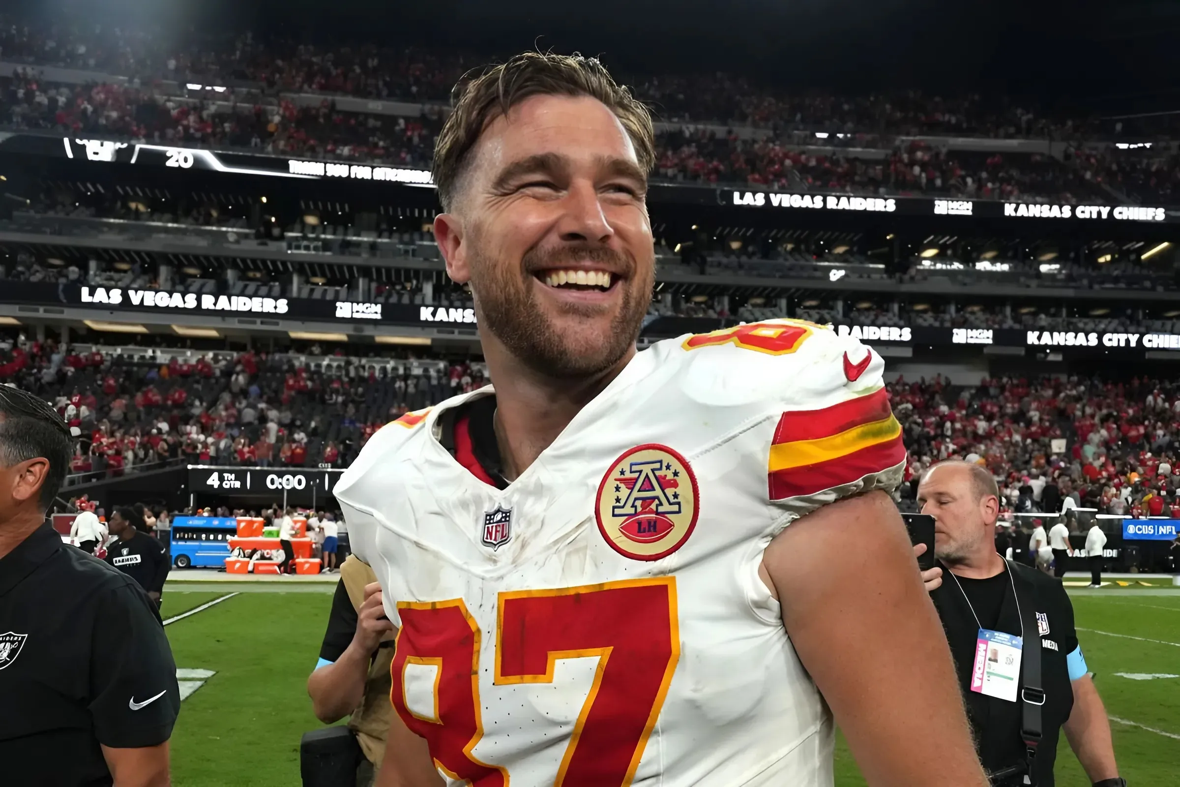 Chiefs Owner’s Message to Travis Kelce Is Turning Heads