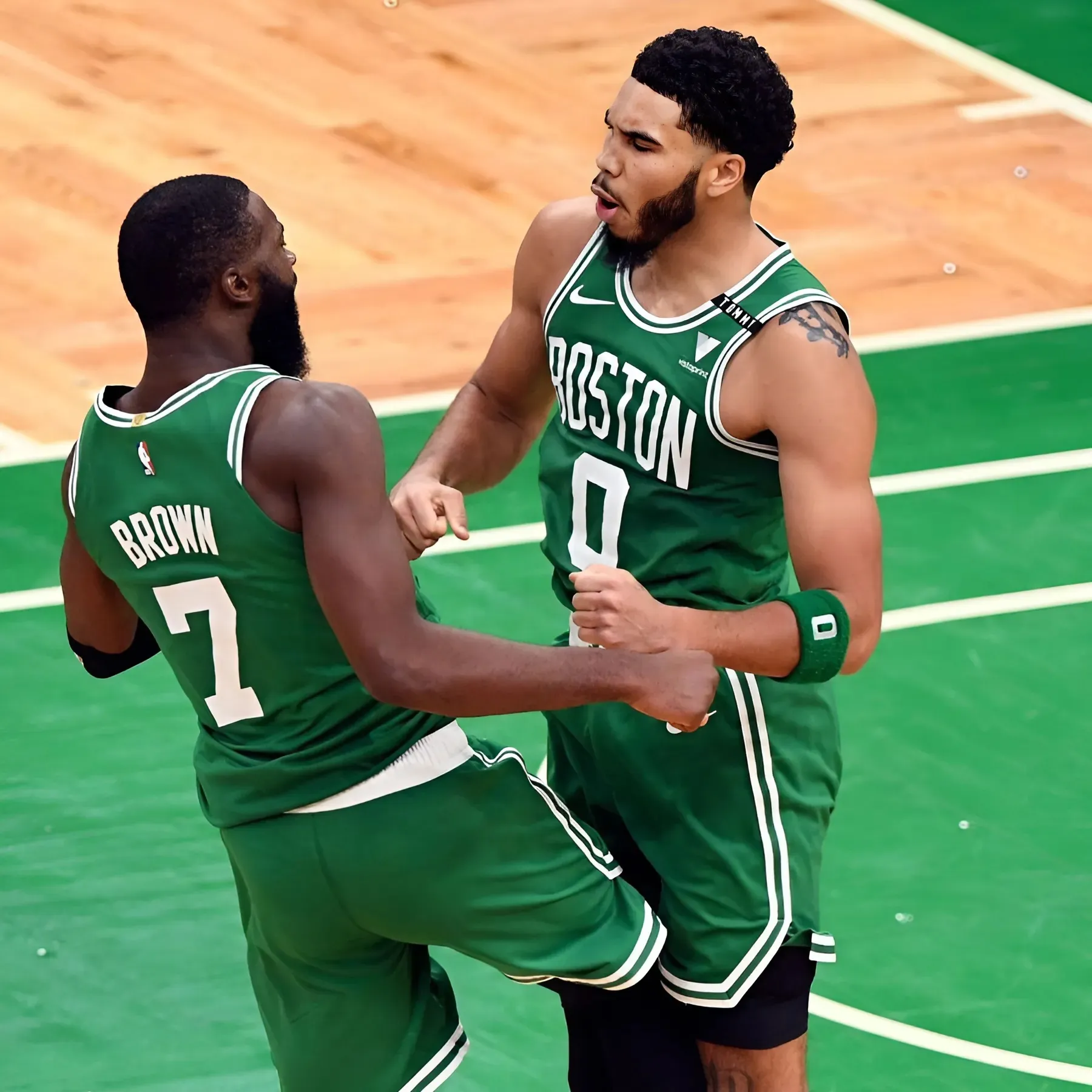 When Jayson Tatum is out, Jaylen Brown showcases his passing ability