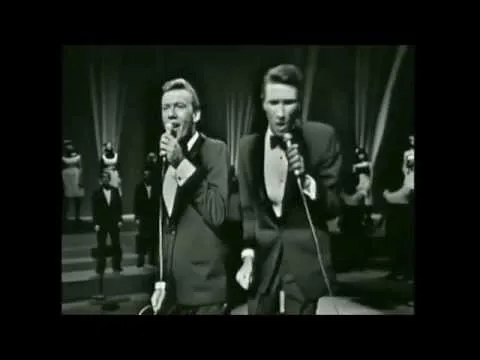 9. The Righteous Brothers wow the audience with their rendition of “You’ve Lost That Loving Feeling.”