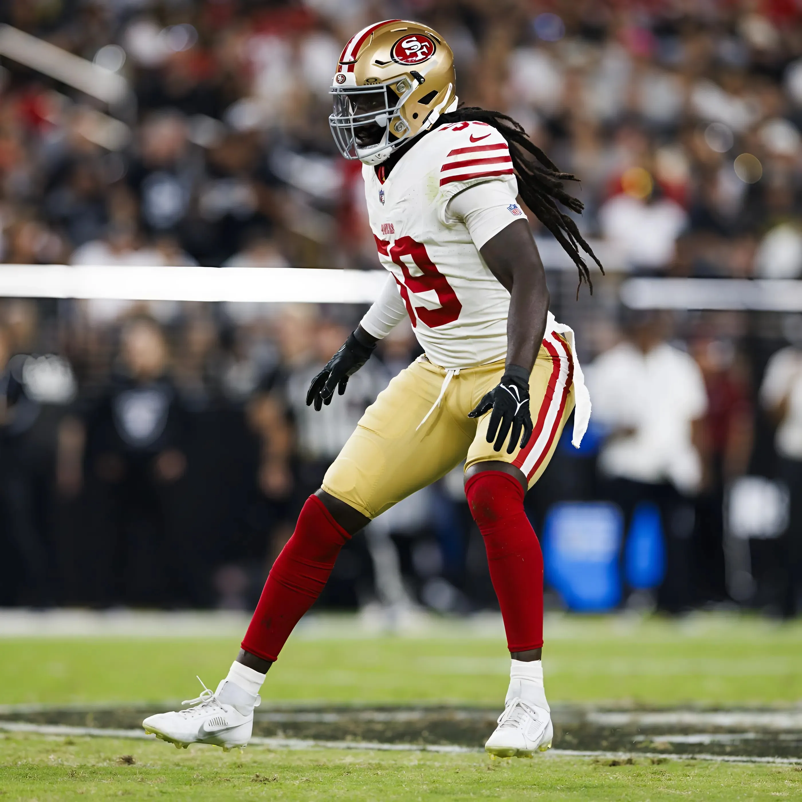 49ers Expected To Suspend LB De’Vondre Campbell