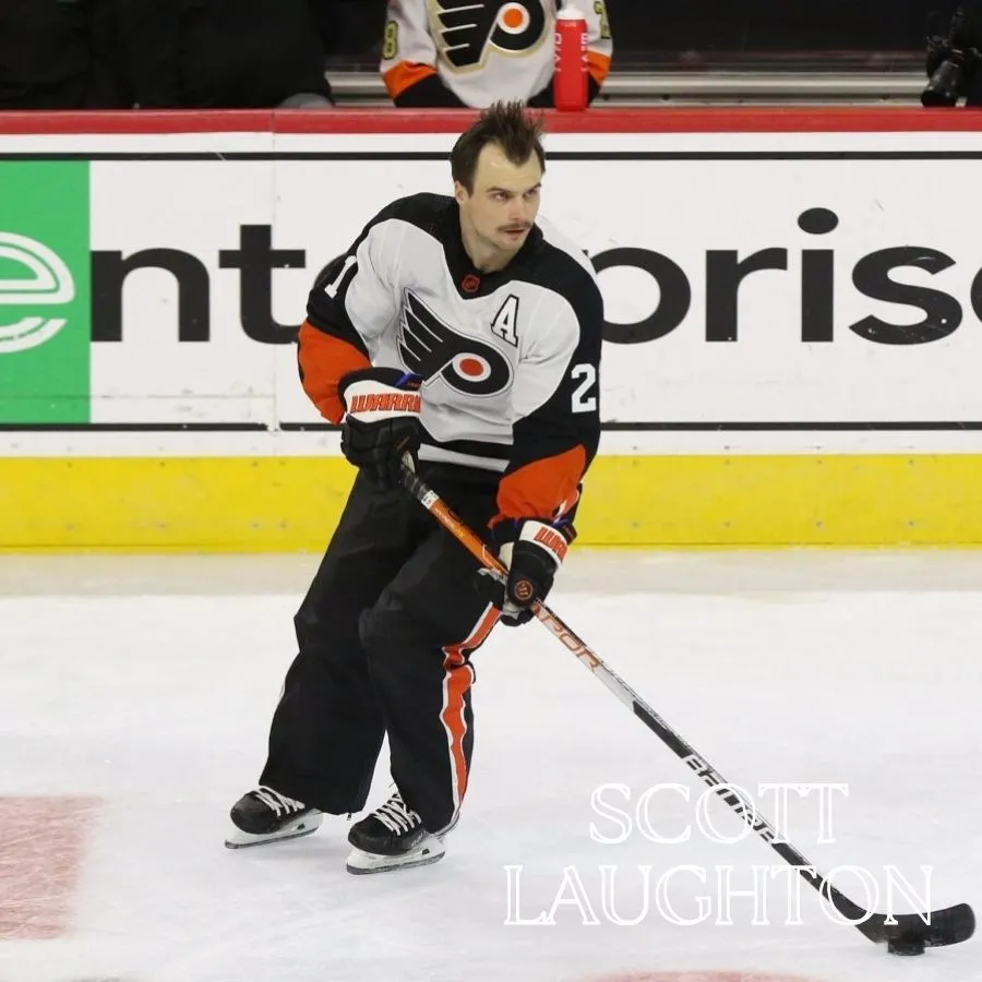 Top Four Landing Spots for Flyers Forward