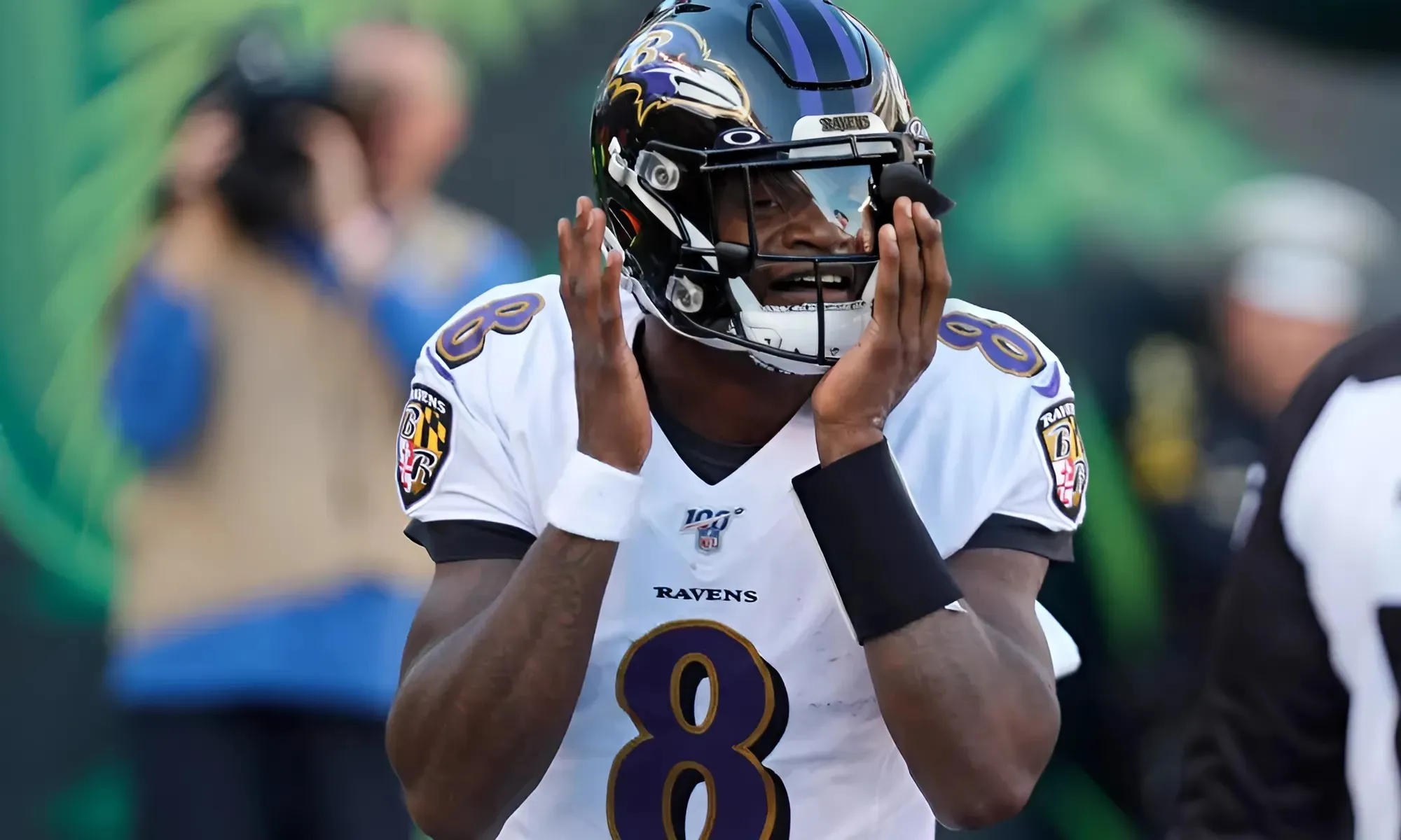 Lamar Jackson joins Michael Vick as only quarterbacks with 6,000 career rushing yards