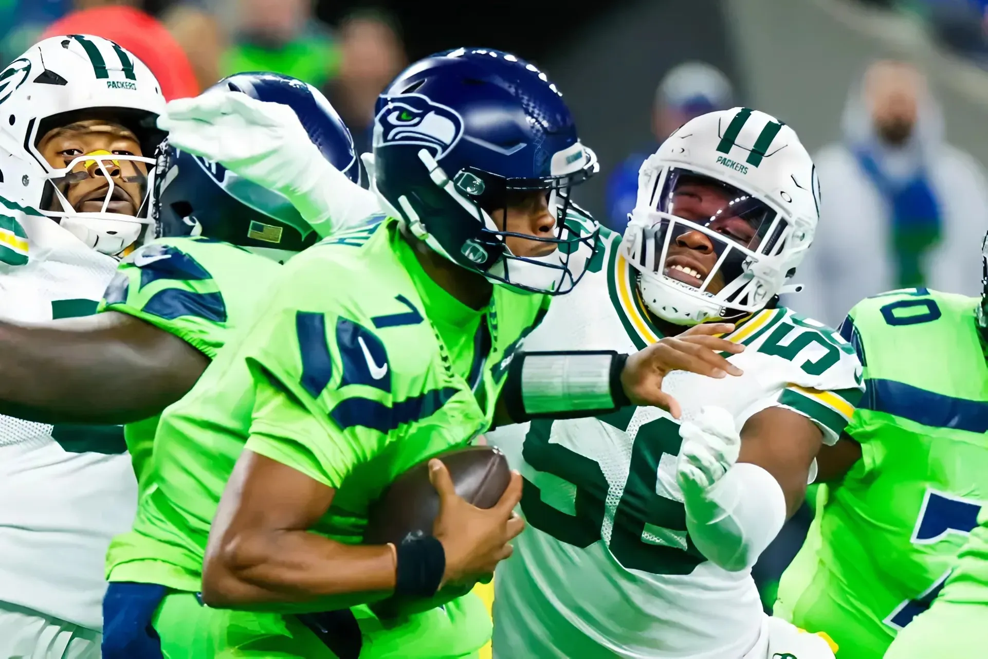 ‘Dirtiest Team In The NFL’: Green Bay Packers Called Out For Hit That Injured Seahawks’ Geno Smith