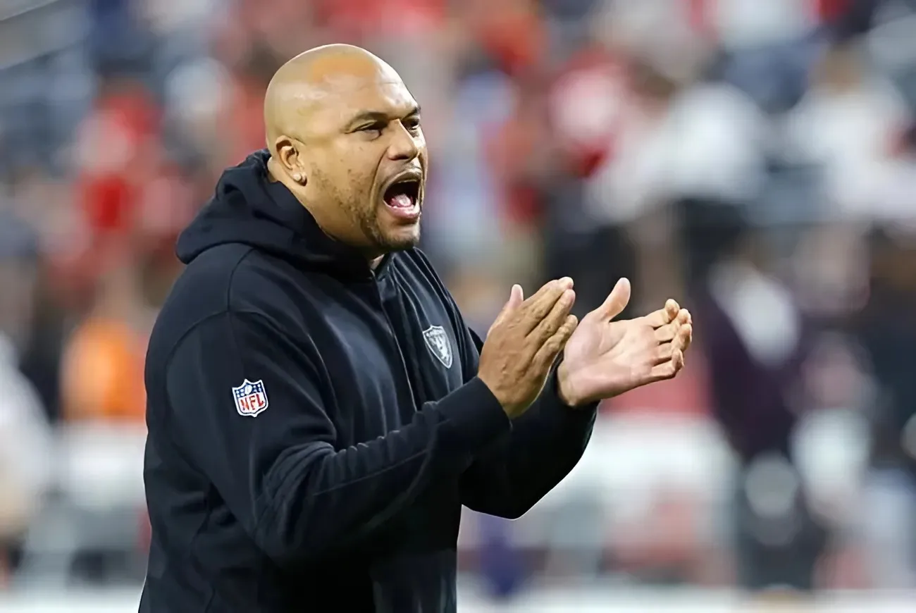 Antonio Pierce Isn’t Worried About Raiders Coaching Gig, “I’m Under Contract.”