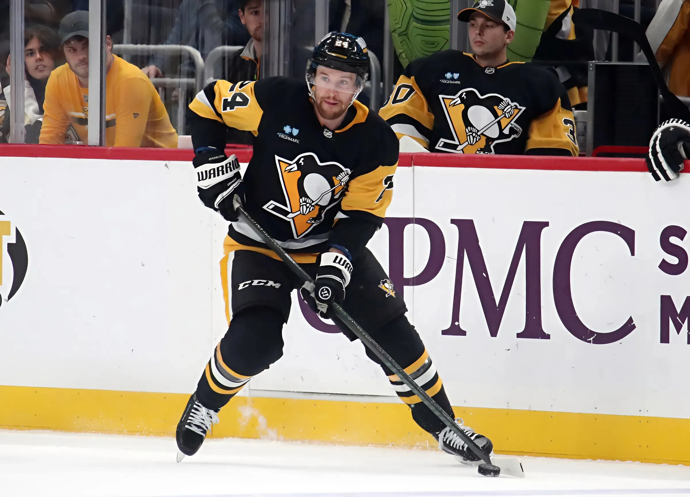 With assist from Sidney Crosby, Penguins defenseman Matt Grzelcyk finally nets goal of his own