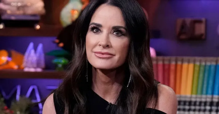 Kyle Richards Confesses Real Reason She Hasn't Filed for Divorce from Mauricio: "Not Psyched"