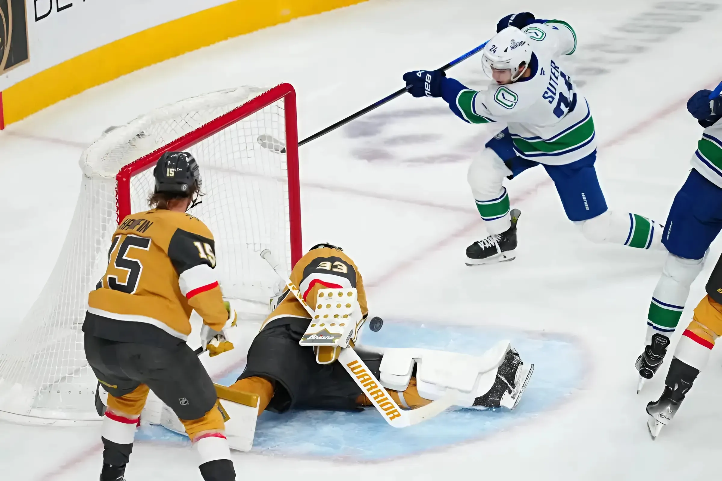 Golden Knights scored three unanswered goals in 3-1 win against Canucks