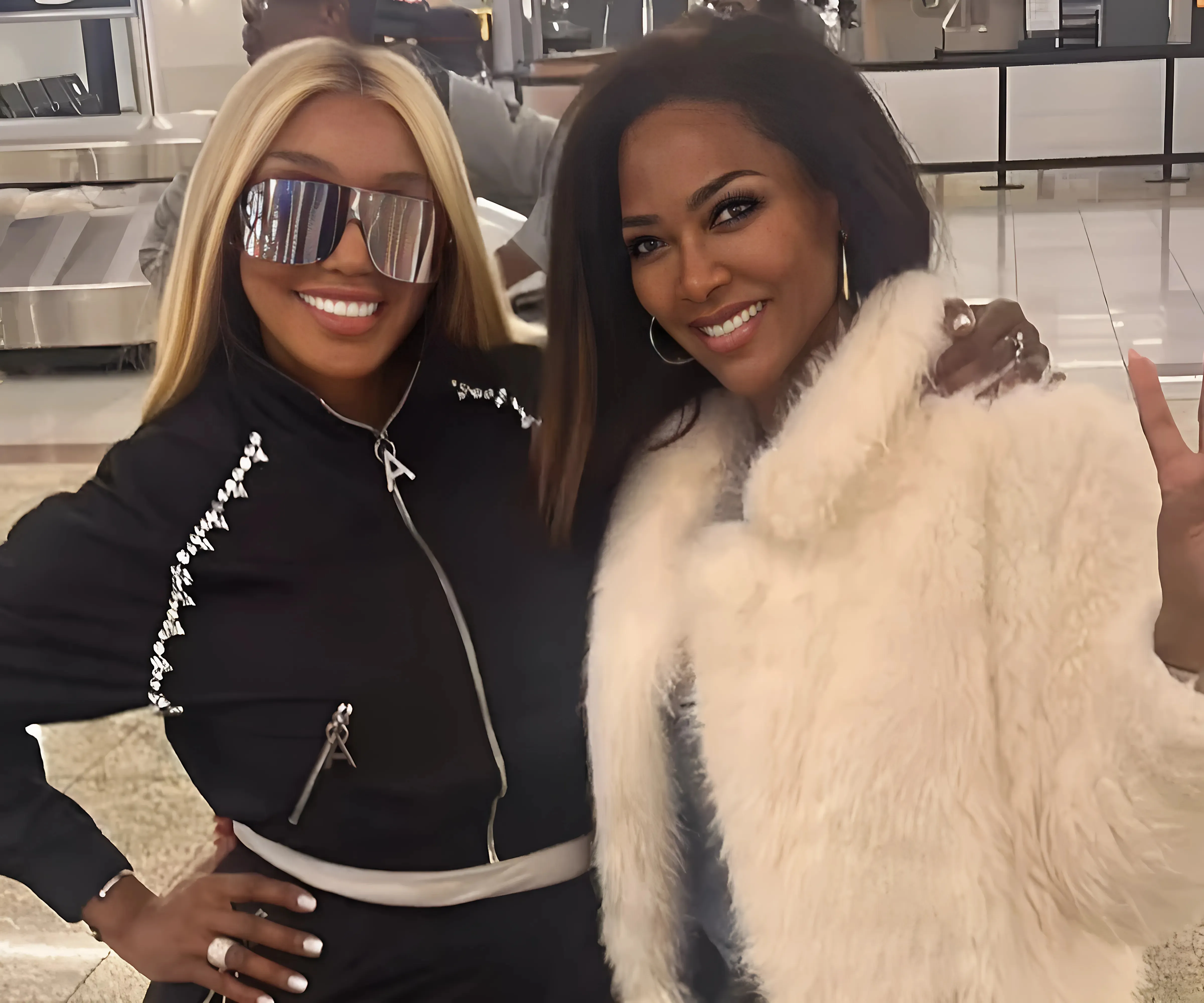 "Nene Leakes and Kenya Moore unexpectedly meet at the airport: Tense encounter and identical luggage!"