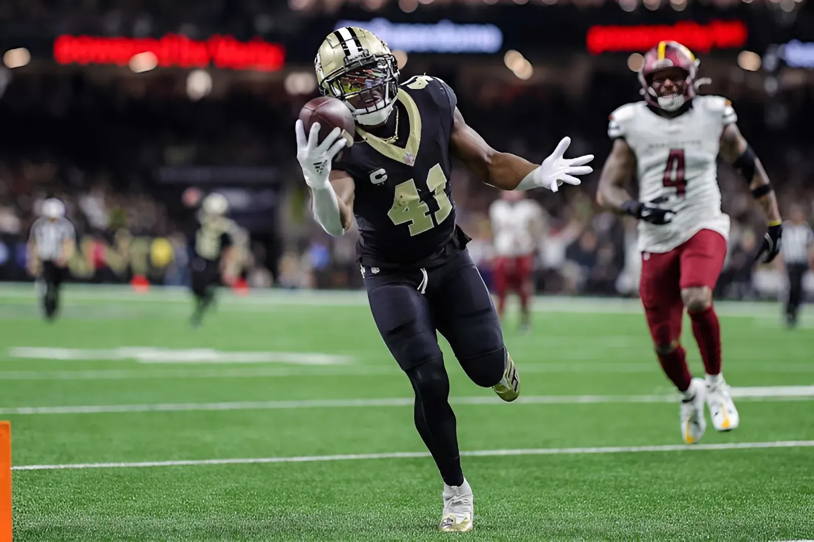 Fantasy News: Saints' Alvin Kamara, Derek Carr, Olave Out with Injuries vs. Packers