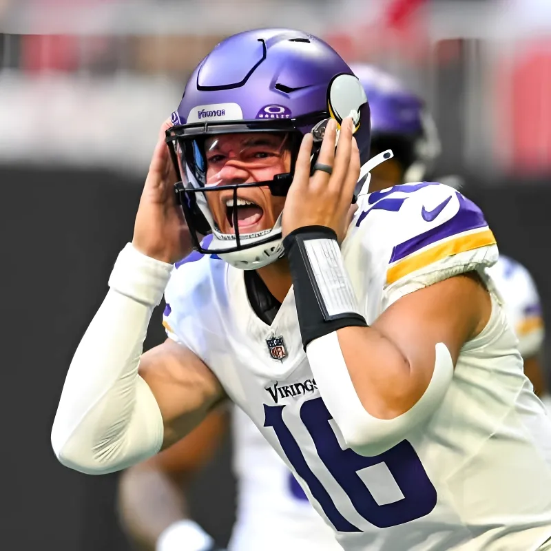 Seahawks sign former Vikings quarterback to active roster going into Week 16 matchup