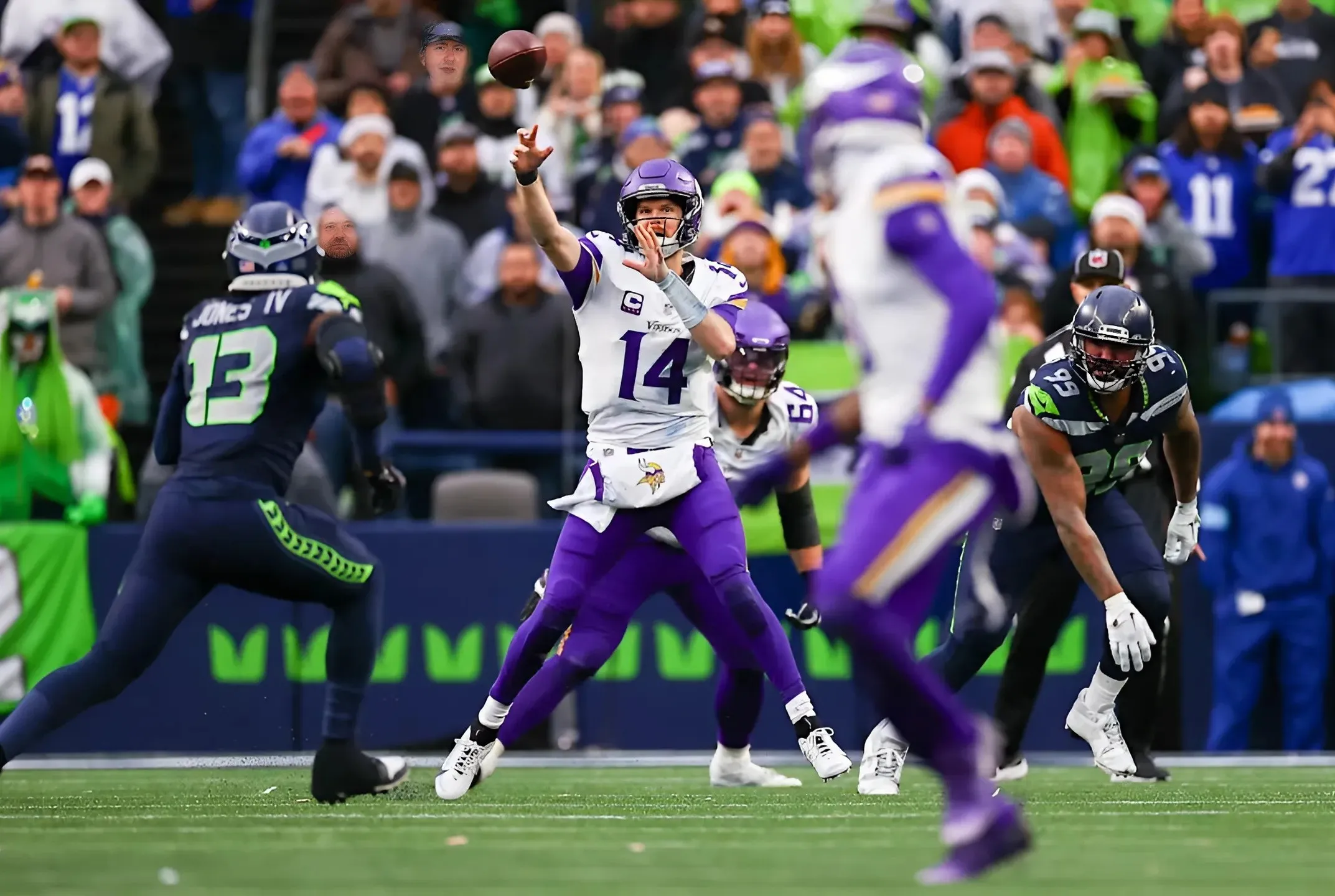 Sam Darnold Makes NFL History in Vikings’ Thrilling Win Over Seahawks