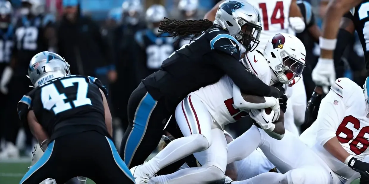 Jadeveon Clowney's message to the Cardinals after they went for it on fourth down deep in their territory