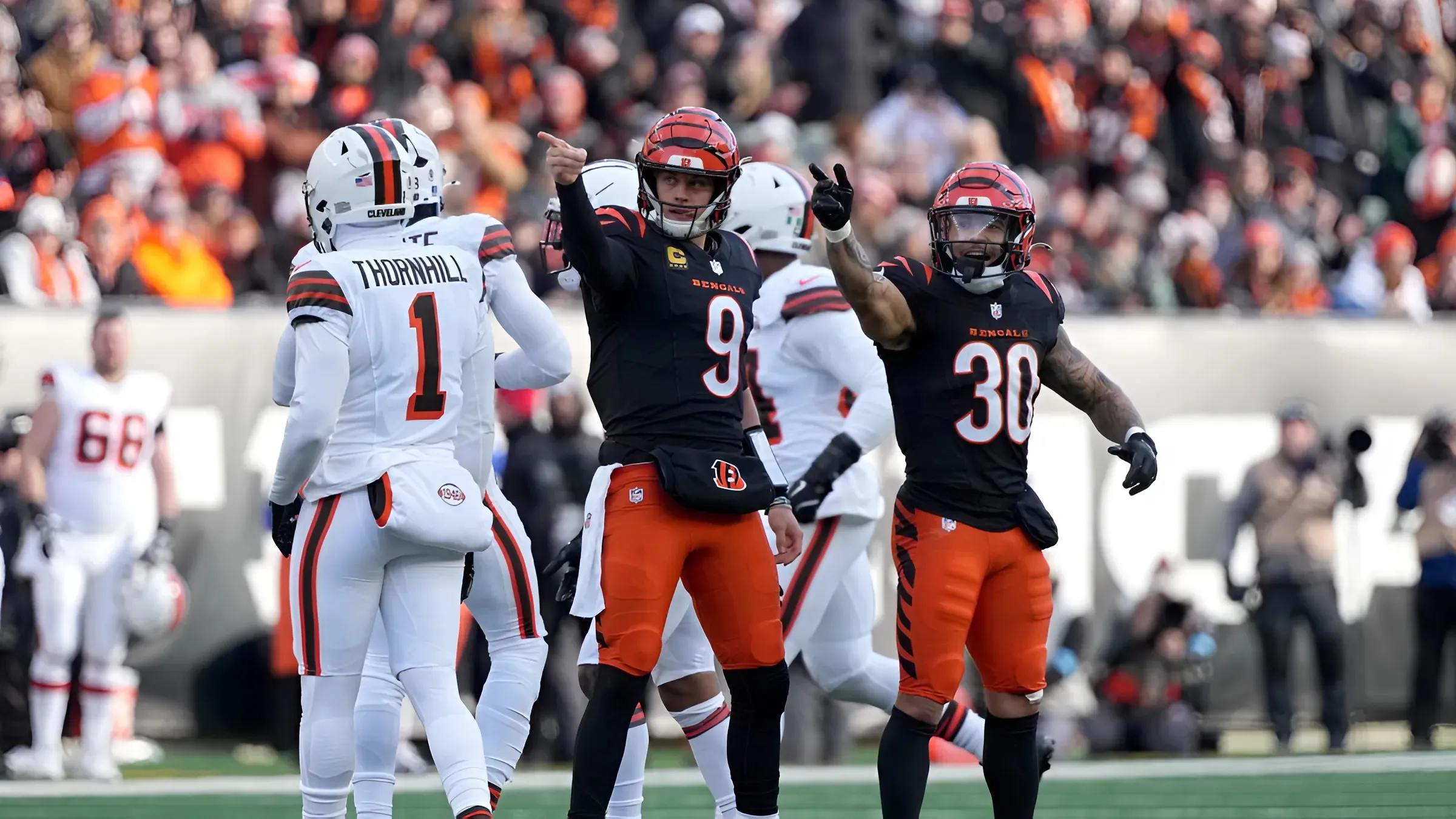 Bengals complete sweep of Browns with 24-6 win to keep playoff hopes alive