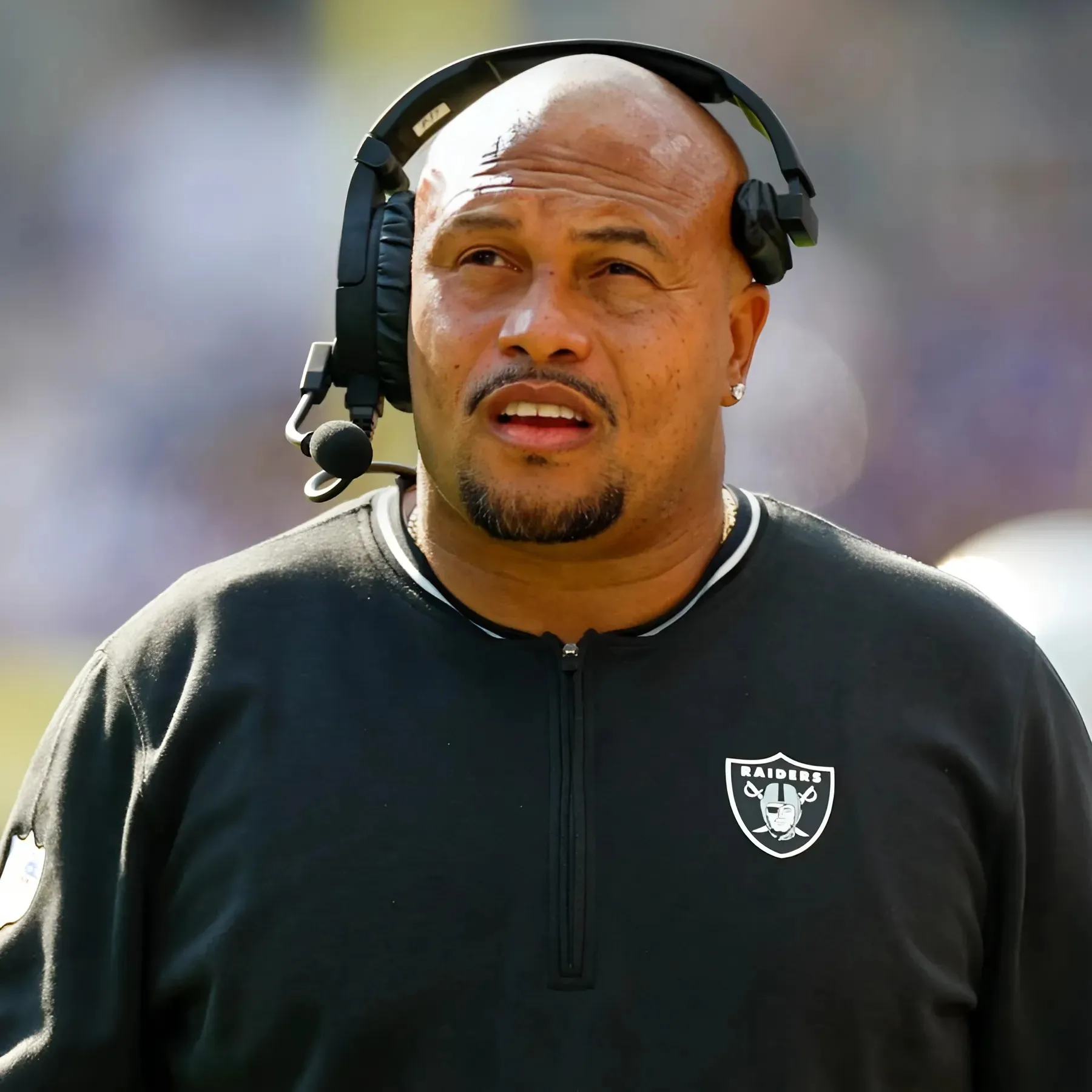 Antonio Pierce Has Four Word Response to Raiders Fans Who Were Rooting for Tank