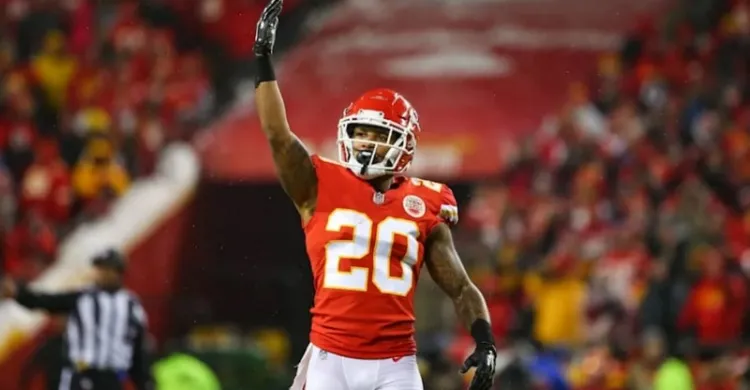 Steve Spagnuolo's Latest Answer on Chiefs Activating Steven Nelson Is Telling