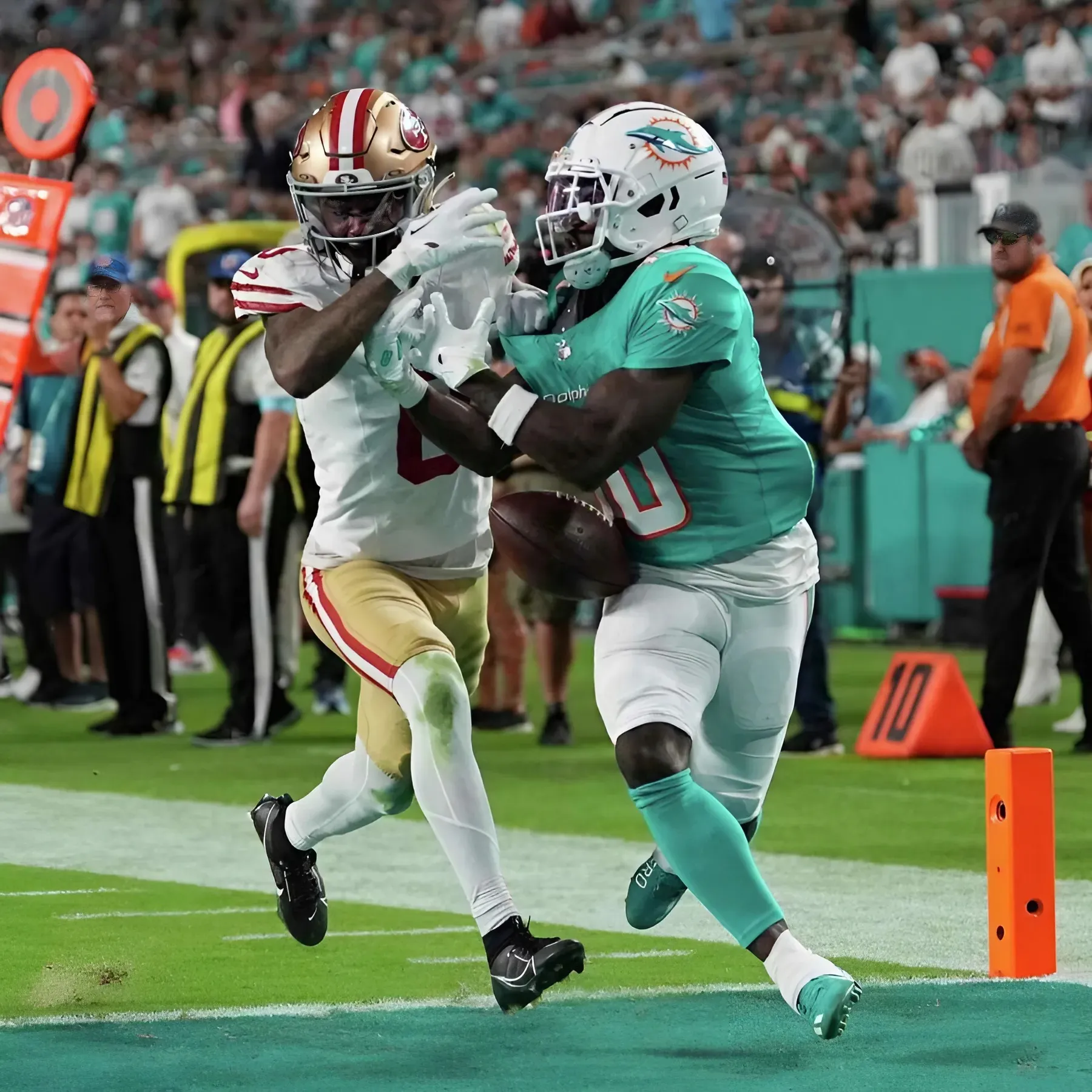 Tyreek Hill Puts Dolphins Coaches on Notice After Drops vs. 49ers