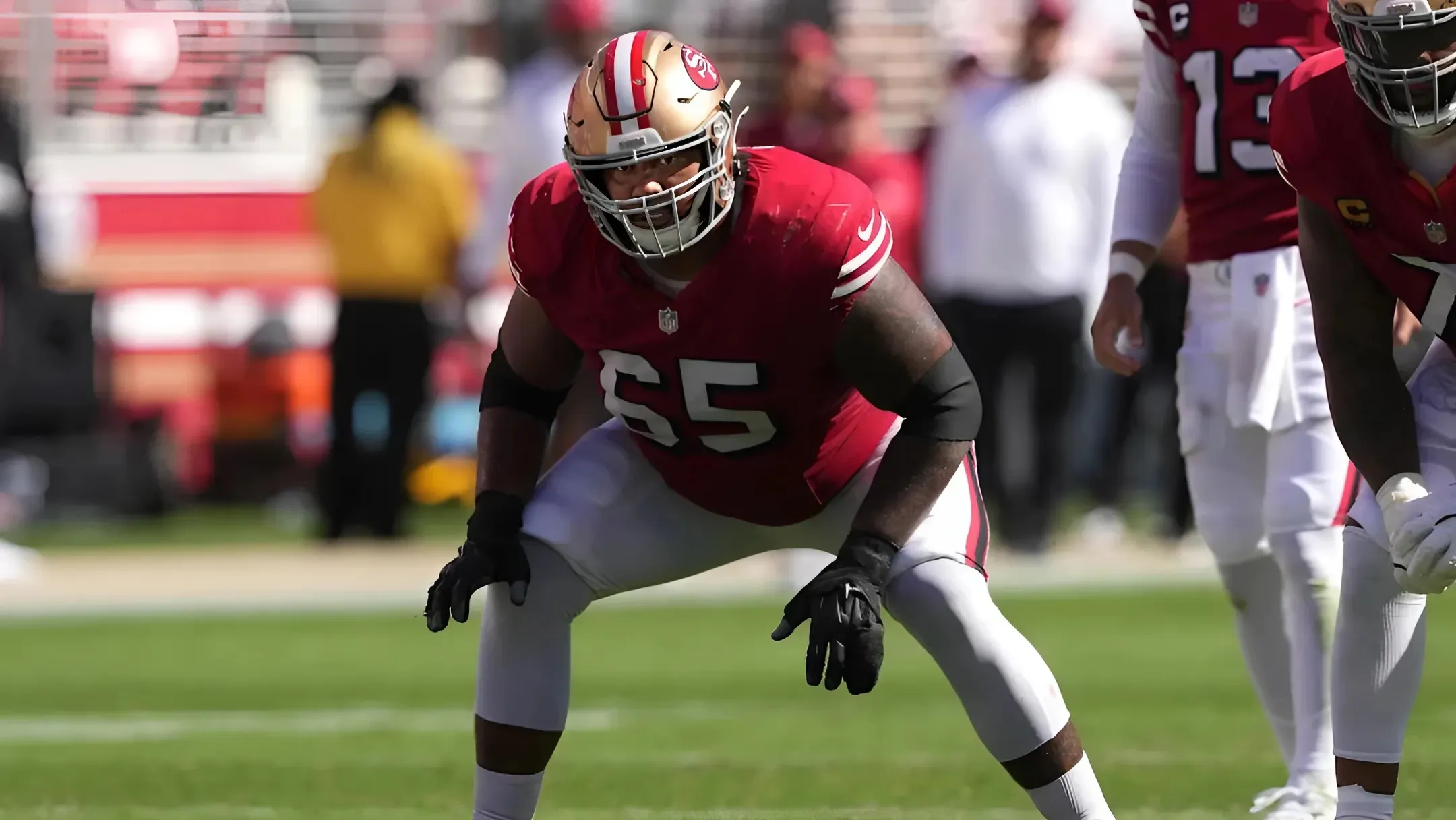 49ers Left Guard Aaron Banks Injured his MCL Against the Dolphins