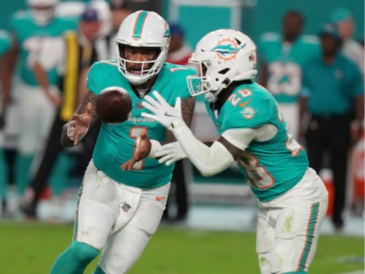 Tua Tagovailoa gets 100th touchdown pass, Miami gets to stay in AFC playoff race