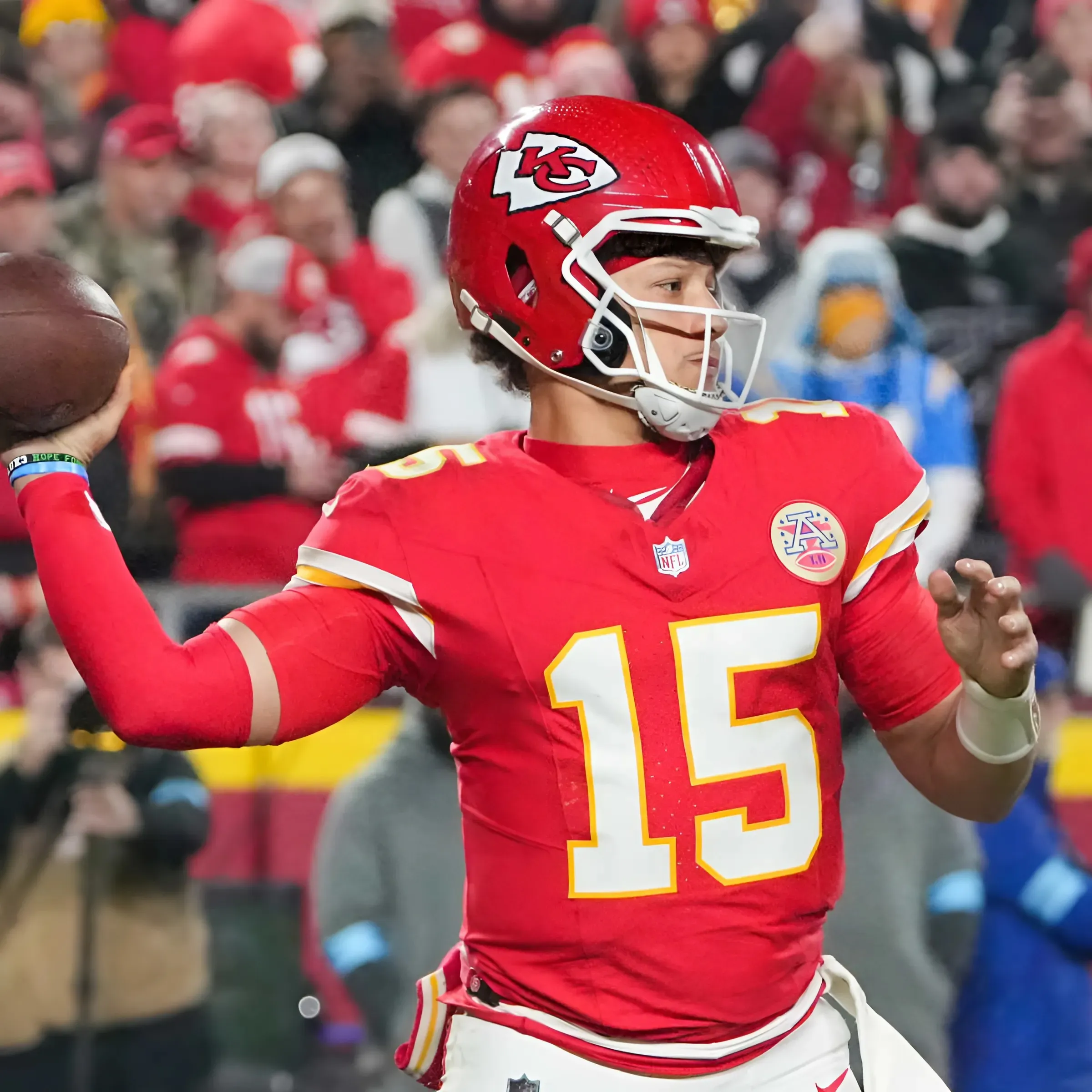 Patrick Mahomes Offers Prayers As Chiefs React To Chilling Scene