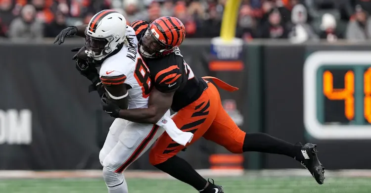 David Njoku, Dorian Thompson-Robinson dealing with injuries before Dolphins game