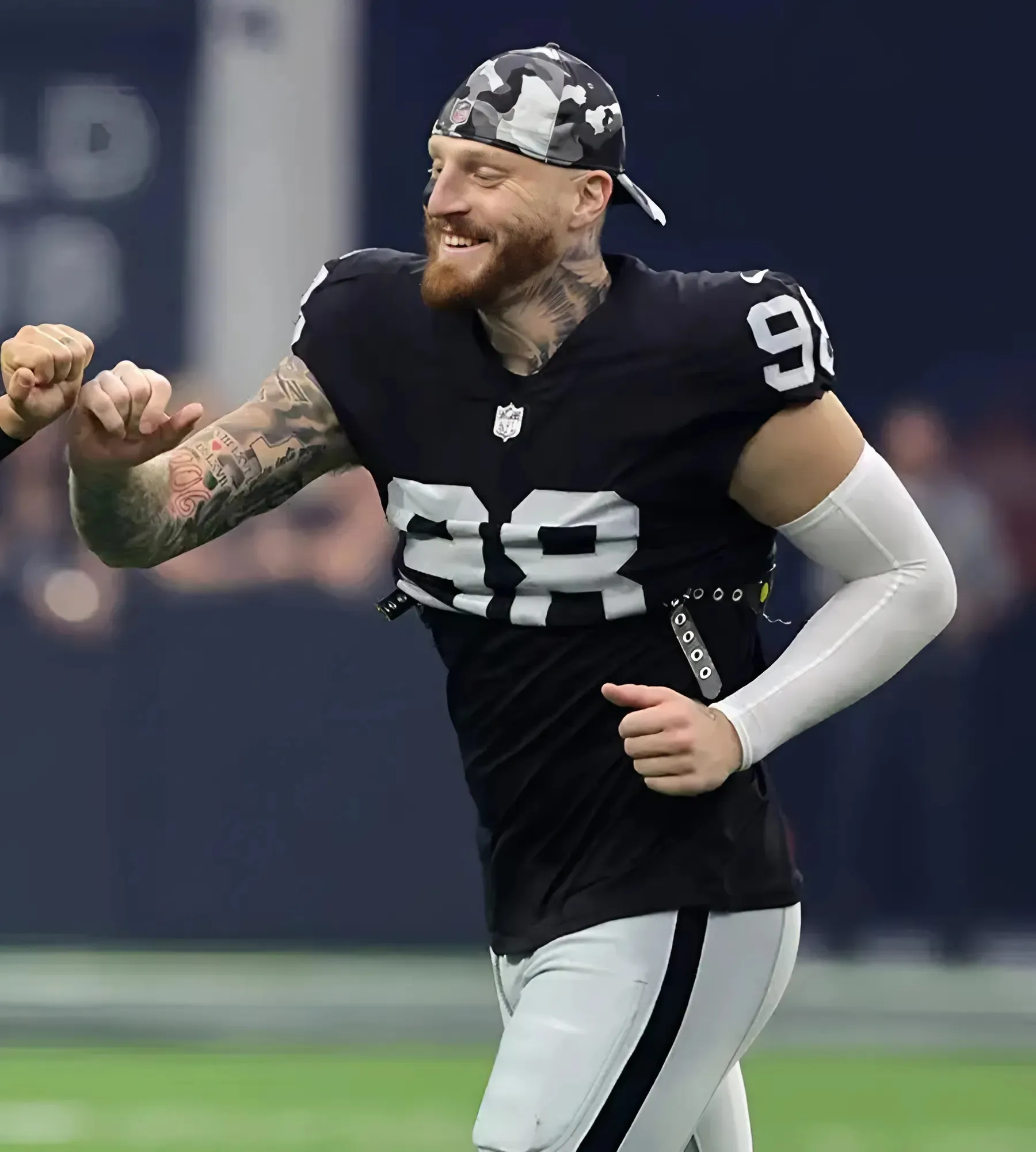 Raiders DE Maxx Crosby Has Message for Derek Carr Ahead of Reunion