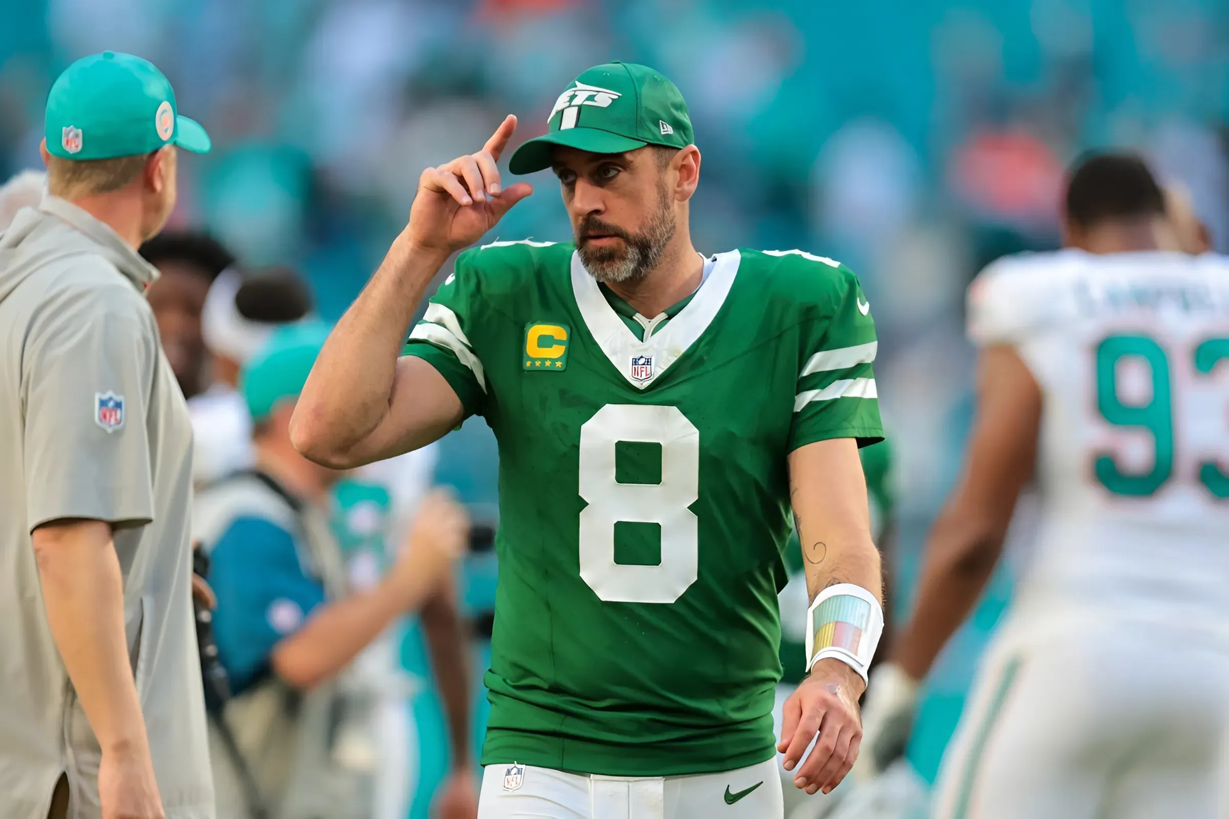 Breaking: Jets Push for Blockbuster Trade to Land $21M Young QB as Aaron Rodgers’ Successor!