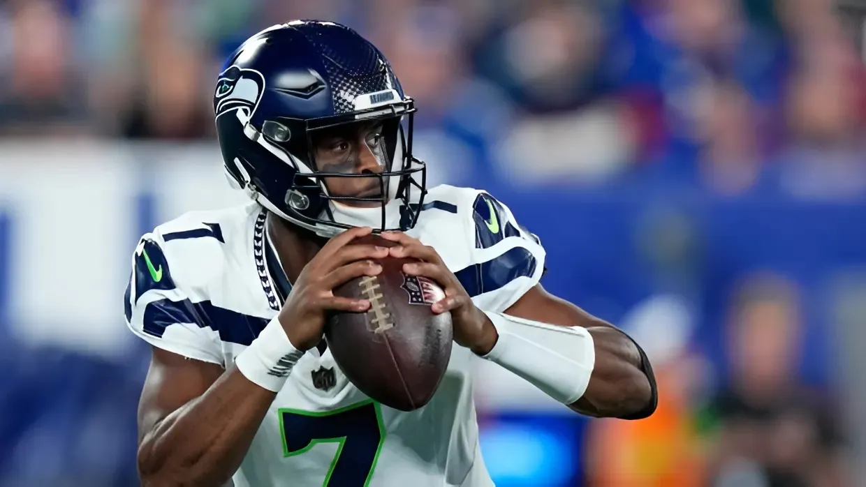 Geno Smith’s awesome message to Sam Darnold goes viral