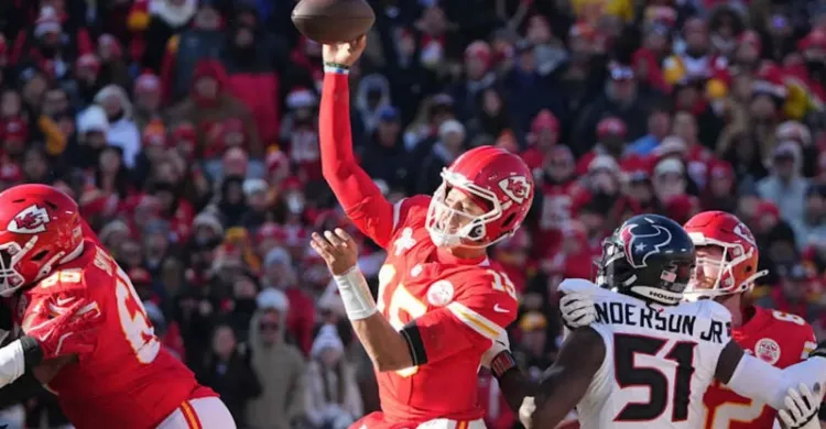 Patrick Mahomes Optimistic About Ankle Injury Entering Week 17 Game vs. Steelers