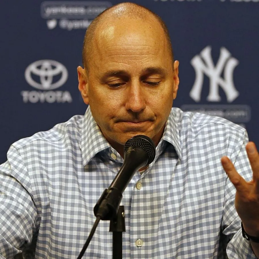 Yankees cross $301 million tax threshold, indicating a potential salary dump trade