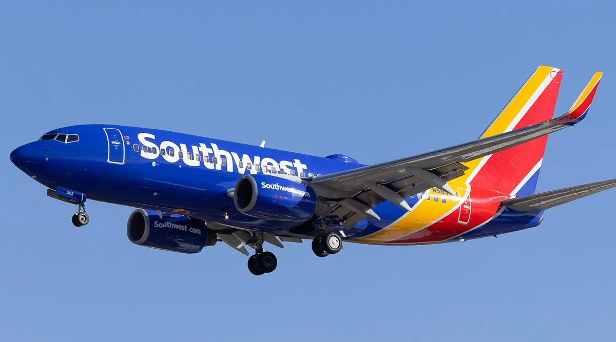 Southwest Airlines flight returns to Phoenix after dispute between 2 passengers