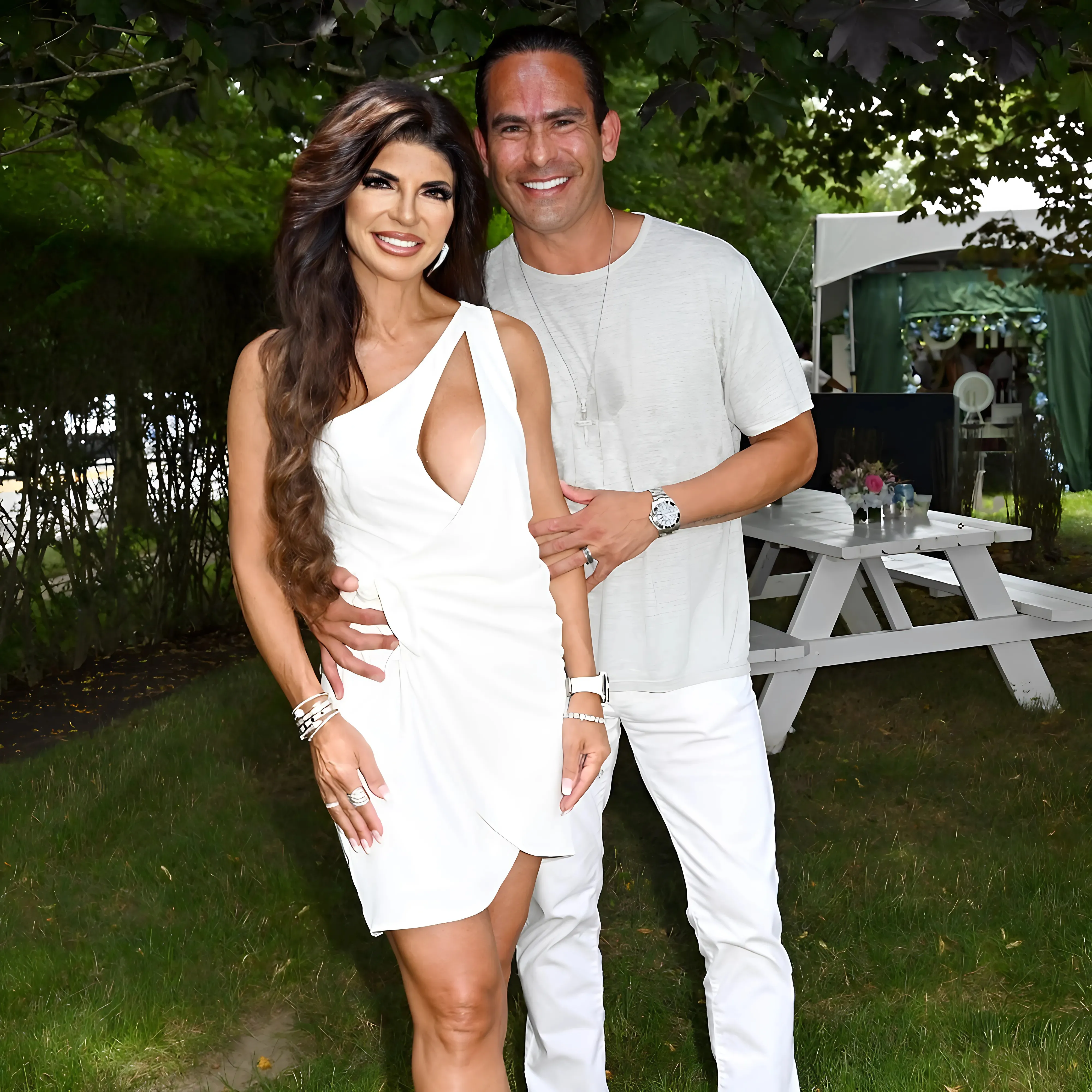 PHOTOS: RHONJ’s Teresa Giudice & Luis Show Off Extravagant Holiday Decor at Mansion, See Their Christmas Trees and Giant Nutcrackers as Her Daughters Join Dad Joe in The Bahamas