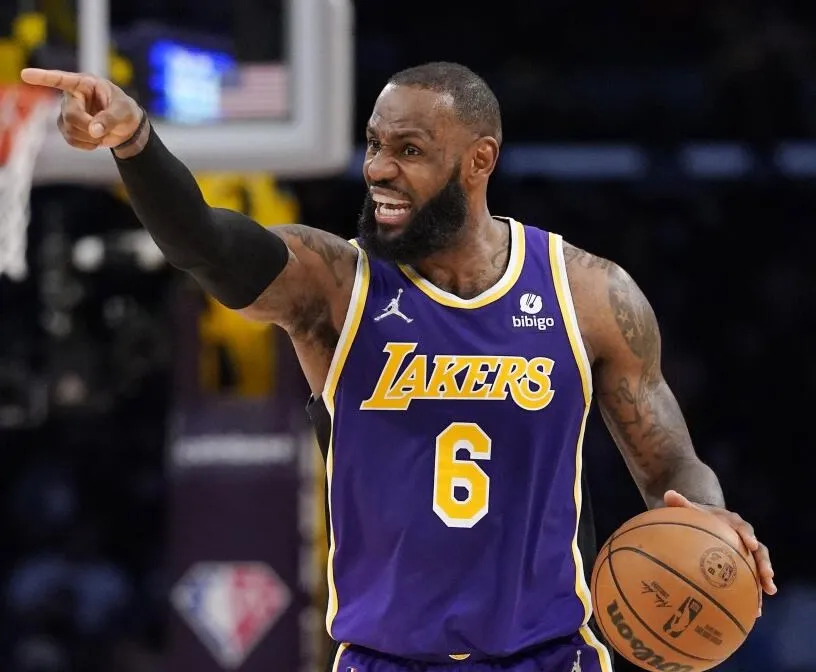 The unlikely change that could save Lakers from erratic tendencies