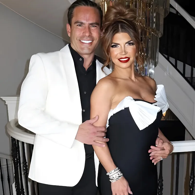 PHOTO: RHONJ’s Teresa Giudice & Luis Show Off Extravagant Holiday Decor at Mansion, See Their Christmas Trees and Giant Nutcrackers as Her Daughters Join Dad Joe in The Bahamas