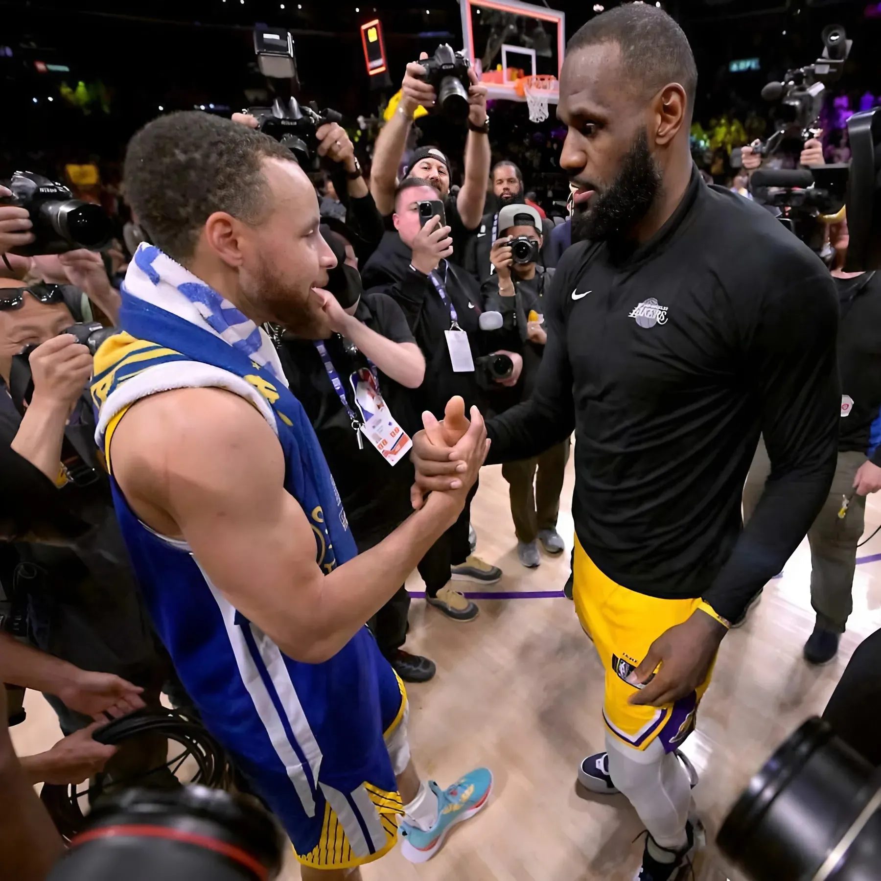 Warriors' Stephen Curry reacts to LeBron James calling out NFL