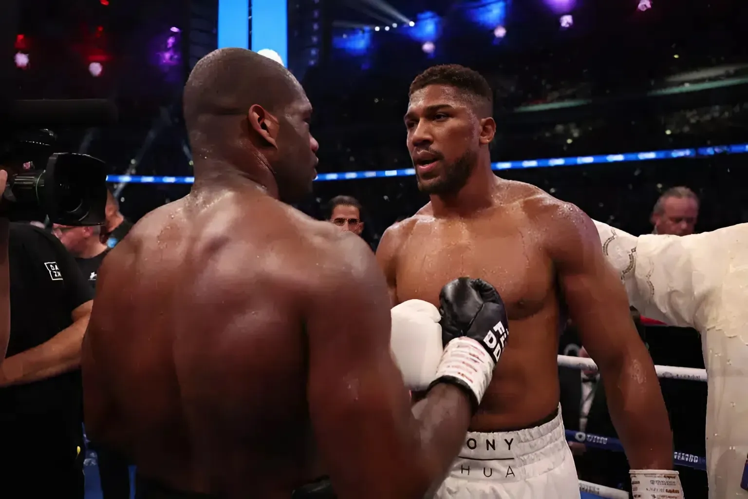 Is Anthony Joshua Too Old? Trainer Tony Sims Weighs In trucc