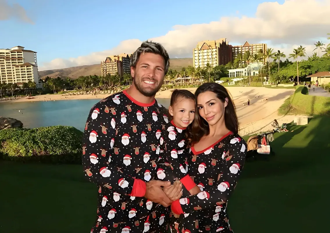 Scheana Shay Claps Back at Critics, Debunks Photoshop Allegations in Unfiltered Hawaii Family Snap from 'Vanderpump Rules' Days - lulu